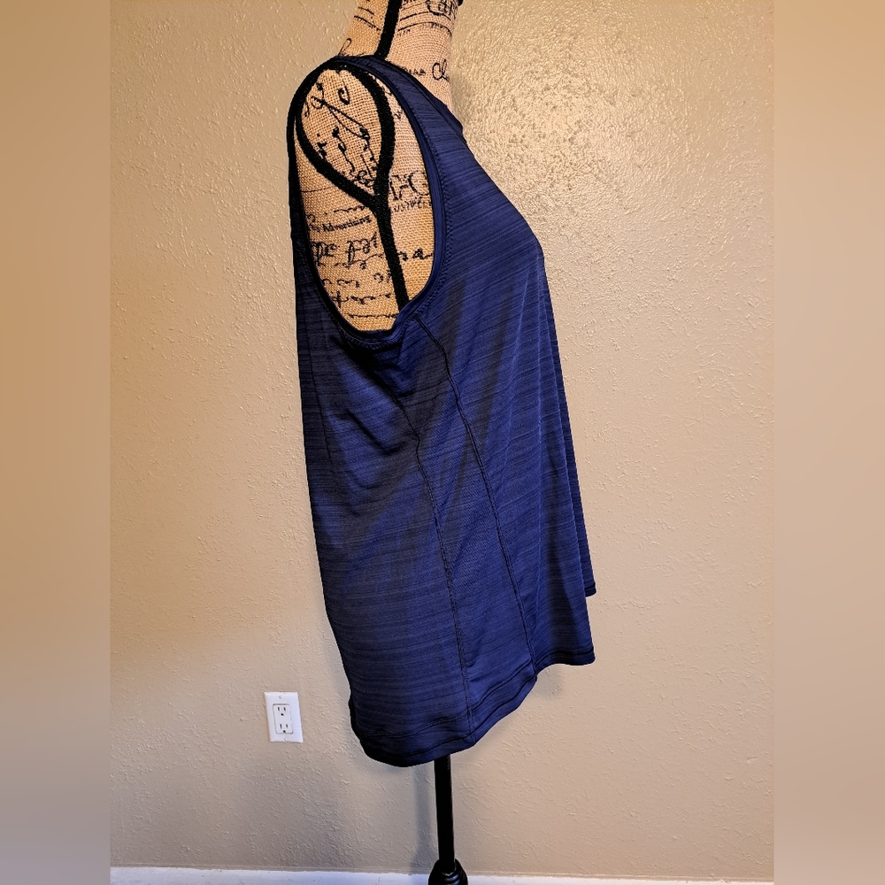 Athleta workout tank. Large LNC
